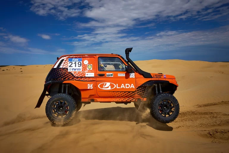 Экипаж Lada Sport Авто Финанс взял бронзу на старте рейдового сезона