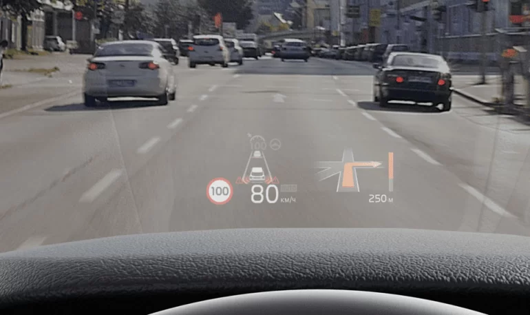 АВТОВАЗ работает над проекцией на лобовое стекло автомобилей LADA