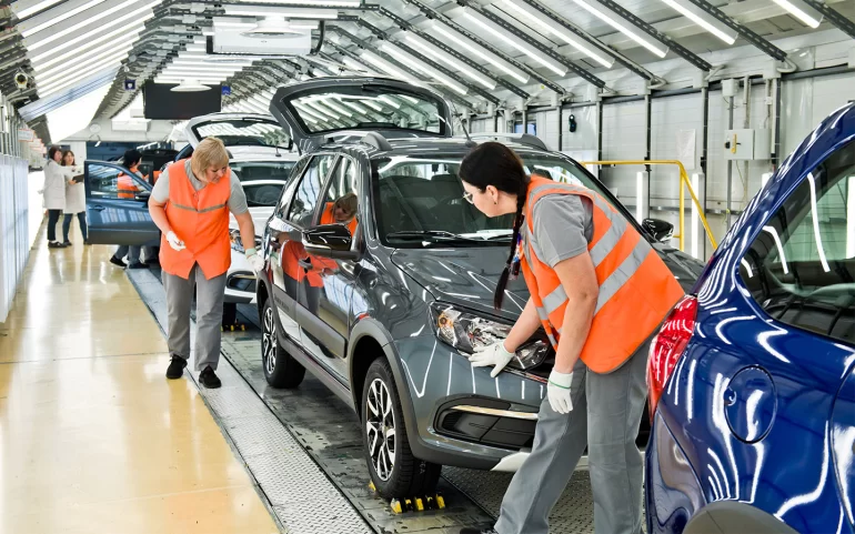 АВТОВАЗ показал, когда на заводе собирали самые качественные автомобили LADA