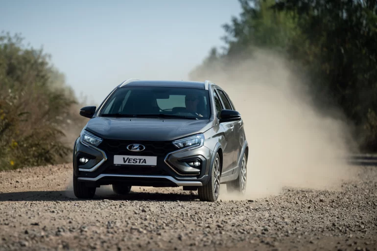 АВТОВАЗ рассказал, как правильно тормозить