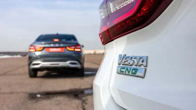 Сравнили скорость разгона Lada Vesta на метане и бензине