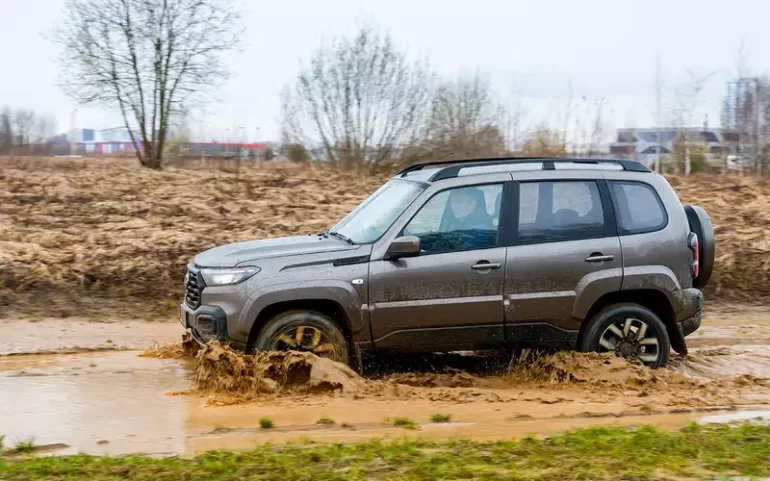 Первые впечатления от обновленной Lada Niva Travel 1.8 из парка "За Рулем"